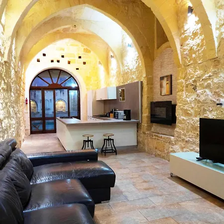 Mixel Gozitan And Pool - Happy Apartment