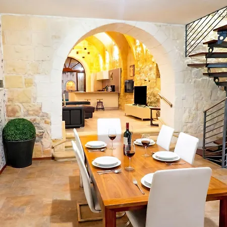 Mixel Gozitan And Pool - Happy Apartment
