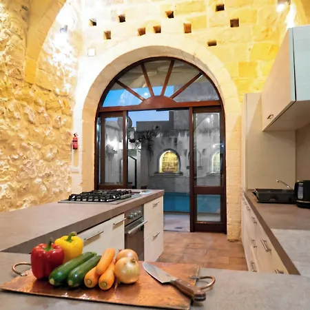 Mixel Gozitan And Pool - Happy Apartment *